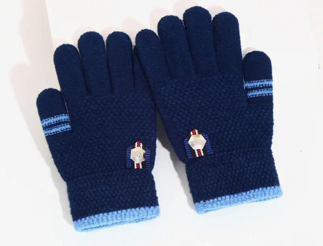 Youngsters Warm Mittens
