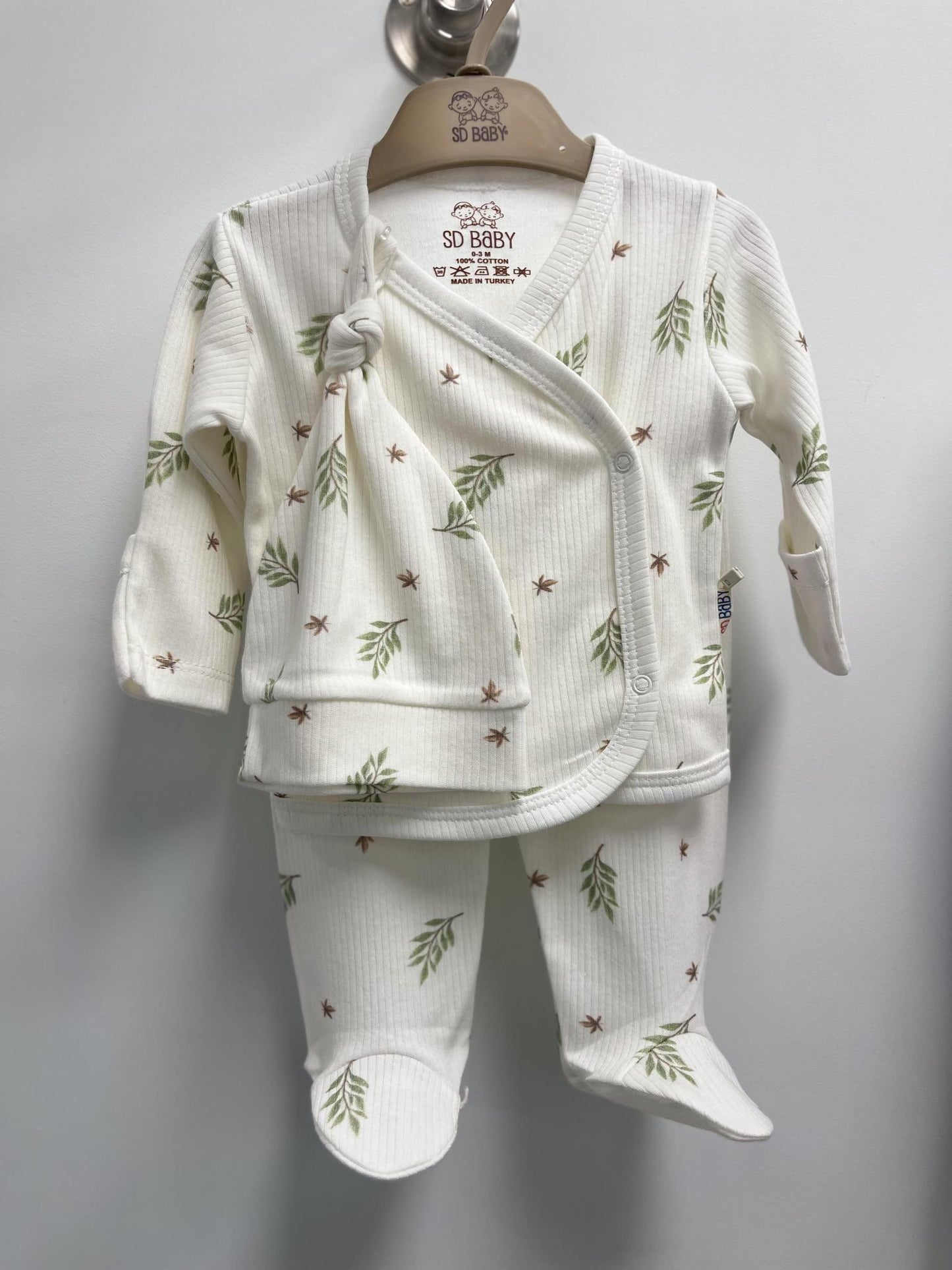 Baby Neutral Leaves Print Set