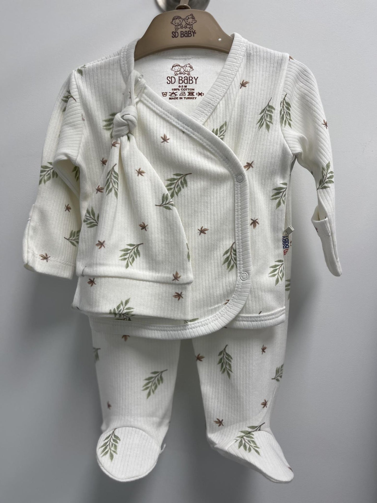 Baby Neutral Leaves Print Set