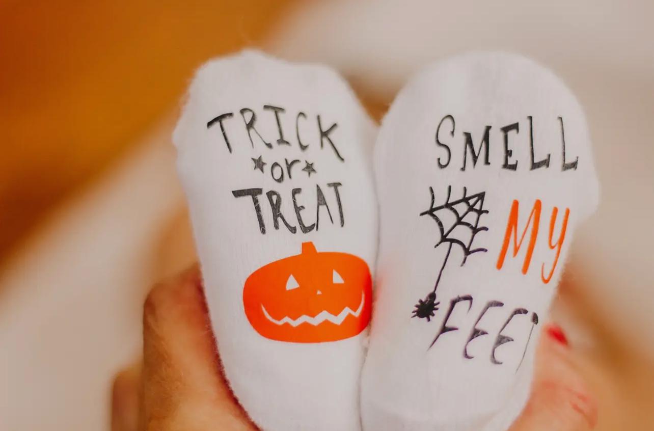 Trick or Treat Smell My Feet Socks